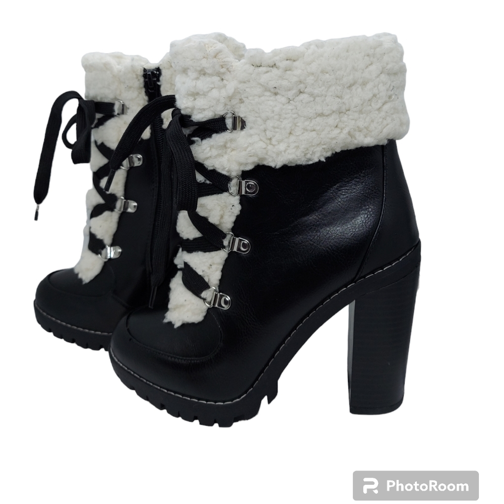 BCBGeneration Paloma Black Ankle Boot Women's Size 7 1/2 - Picture 2 of 6